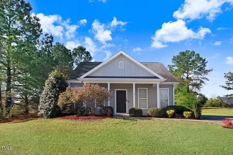 13 Parkers Pointe Dr, Benson, NC 27504