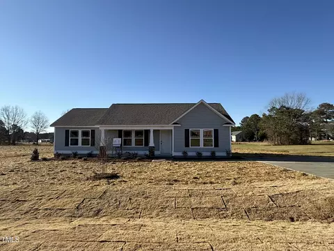 48 Pate Landing Dr, Selma, NC 27576