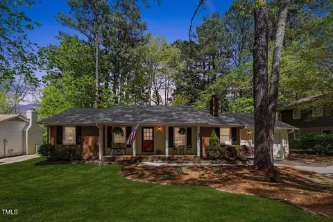 812 Northclift Dr, Raleigh, NC 27609