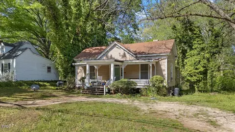 410 Halifax St, Warrenton, NC 27589