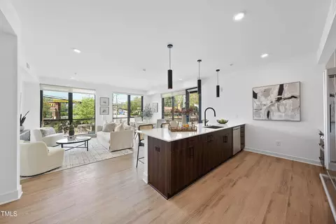 615 W Peace St #201, Raleigh, NC 27605