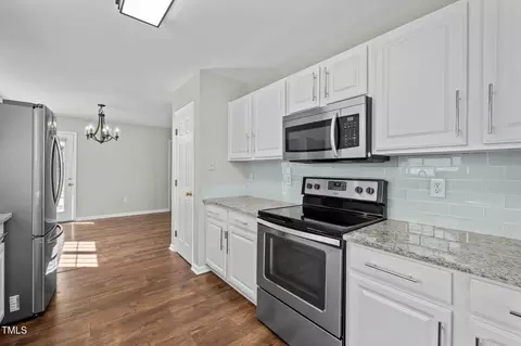 Kitchen - 4414 Nightfall Ct, Durham, NC 27713 photo 3 of 4