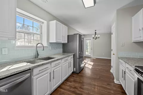 Kitchen - 4414 Nightfall Ct, Durham, NC 27713 photo 4 of 4
