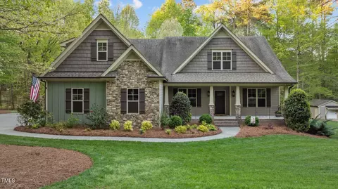 2204 Secluded Oaks Ct, Wake Forest, NC 27587