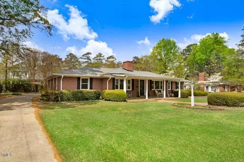 806 S Second St, Smithfield, NC 27577 photo 3