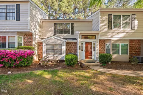 7707 Falcon Rest Cir, Raleigh, NC 27615