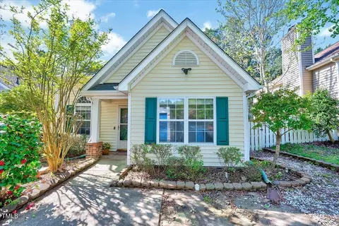 5016 Silhouette Dr, Durham, NC 27713