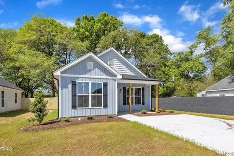621 Ray St, Selma, NC 27576 photo 3