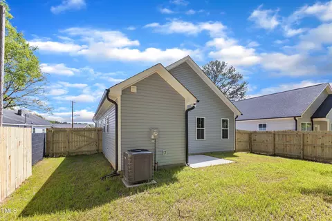 621 Ray St, Selma, NC 27576 photo 7