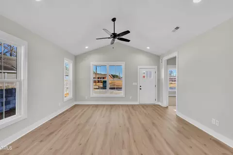 621 Ray St, Selma, NC 27576 photo 12