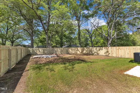 621 Ray St, Selma, NC 27576 photo 9