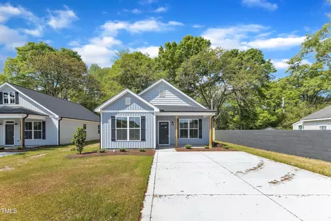 621 Ray St, Selma, NC 27576 photo 2
