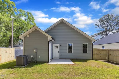 621 Ray St, Selma, NC 27576 photo 5