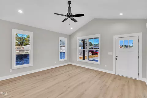 621 Ray St, Selma, NC 27576 photo 11