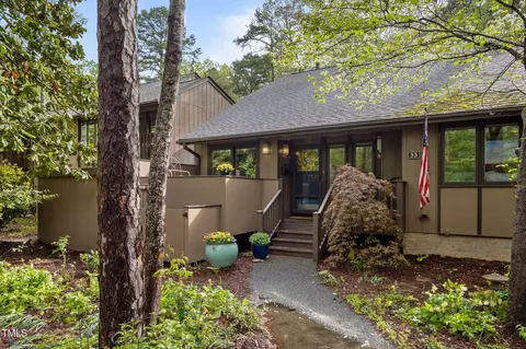 33 Stoneridge Cir, Durham, NC 27705