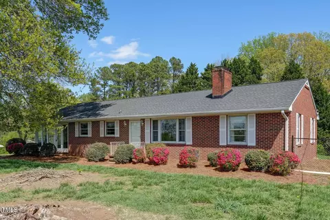 6205 Salem Chapel Rd, Walnut Cove, NC 27052