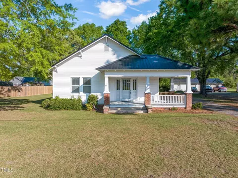 206 Mansfield Dr, Broadway, NC 27505