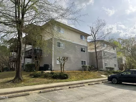 303 Smith Level Rd #E32, Chapel Hill, NC 27516