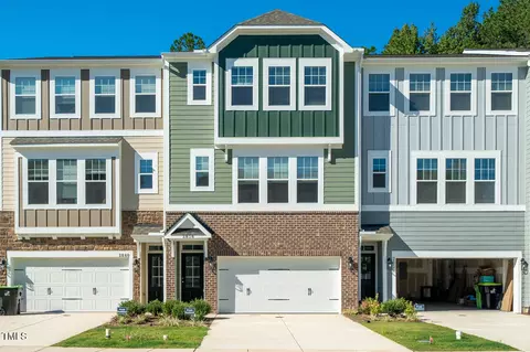 2838 Hunter Woods Dr, Apex, NC 27502
