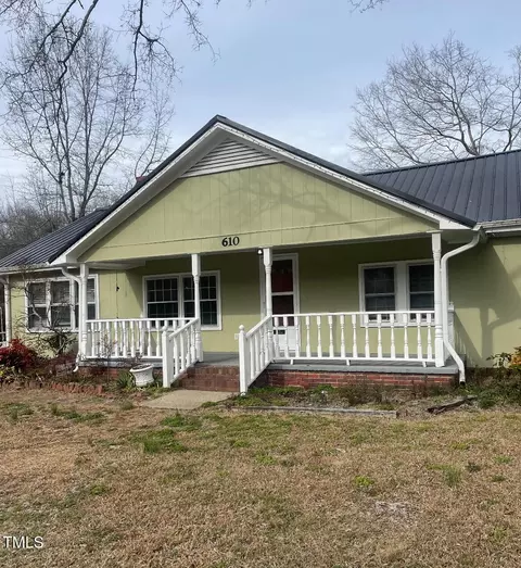 610 W Old Rd, Lillington, NC 27546