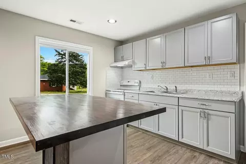 500 John St, Clayton, NC 27520