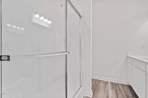 Bath - 121 Gladstone Loop Dr, Clayton, NC 27520 photo 2 of 3