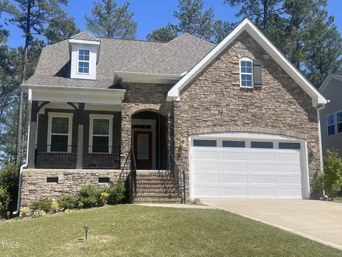 171 School Side Dr, Spring Lake, NC 28390