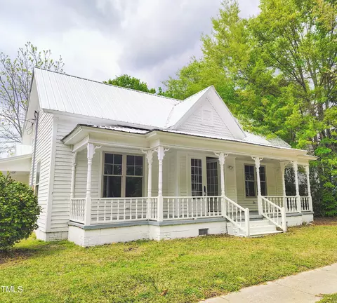 305 N Webb St, Selma, NC 27576