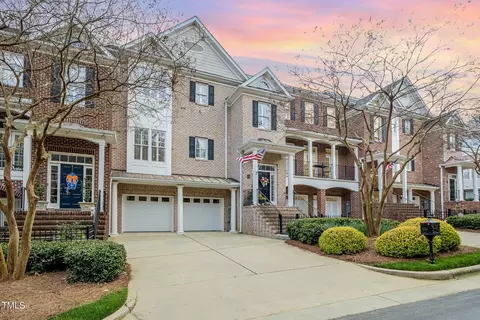 214 Lions Gate Dr, Cary, NC 27518