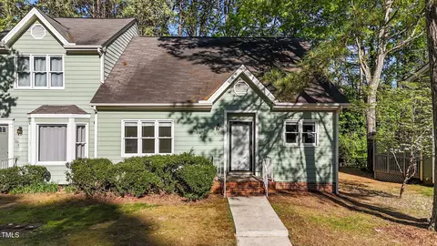 541 Oak Run Dr, Raleigh, NC 27606