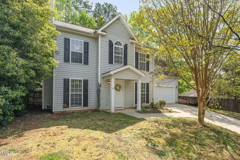 9904 Erinsbrook Dr, Raleigh, NC 27617
