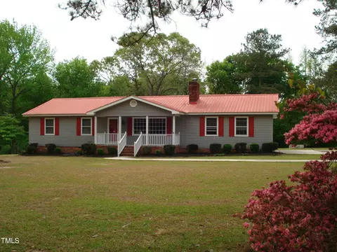 136 Scramble Rd, Erwin, NC 28339 photo 2