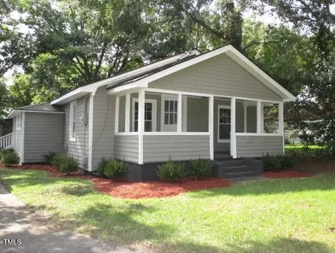 176 Fletcher Ave, Fuquay Varina, NC 27526
