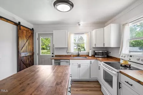 1017 Southerlund Rd, Garner, NC 27529