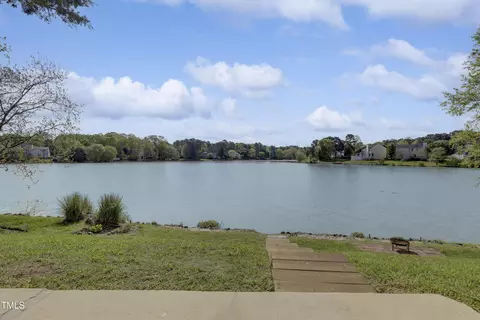 512 N Waters Edge Dr, Durham, NC 27703