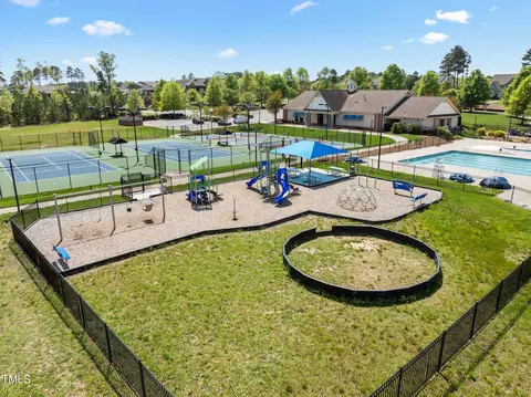 View/Area - 1033 Laredo Ln, Durham, NC 27703 photo 5 of 7
