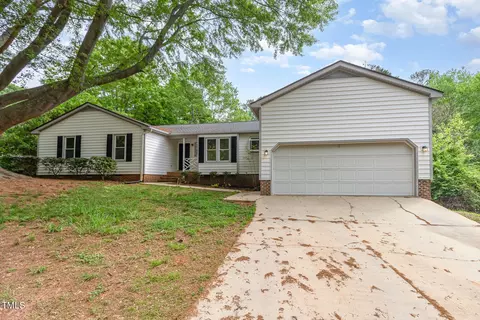 5604 Groomsbridge Ct, Raleigh, NC 27612