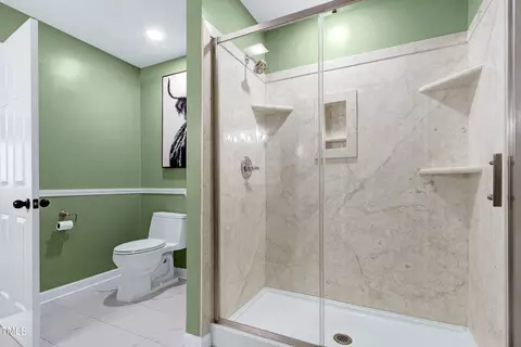 Bath - 831 Healey Ln, Durham, NC 27705 photo 7 of 10