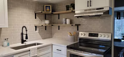 220 Elizabeth St #A-17, Chapel Hill, NC 27514