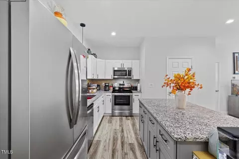 Kitchen - 2801 Dearborn Dr #A, Durham, NC 27704 photo 1 of 2