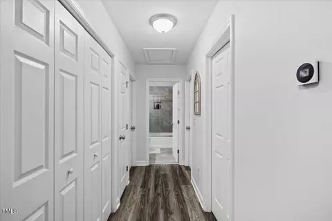 Entry Way - 2801 Dearborn Dr #A, Durham, NC 27704 photo 3 of 5