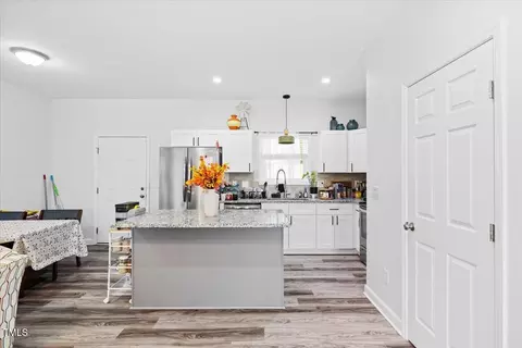 Kitchen - 2801 Dearborn Dr #A, Durham, NC 27704 photo 2 of 2