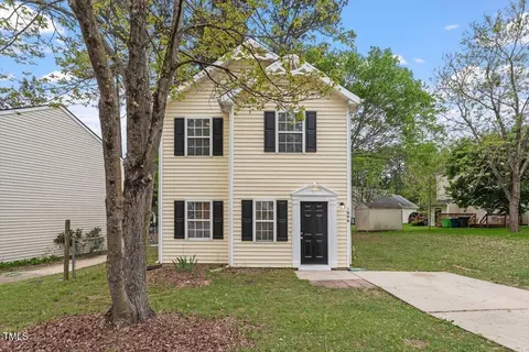 1808 Elkpark Dr, Raleigh, NC 27610