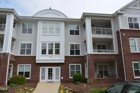 224 Eyam Hall Ln, Apex, NC 27502