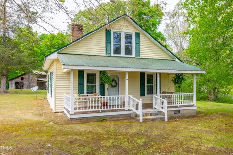 489 Purvis Farm Rd, Robbins, NC 27325