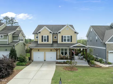 233 Pointe Park Cir, Holly Springs, NC 27540