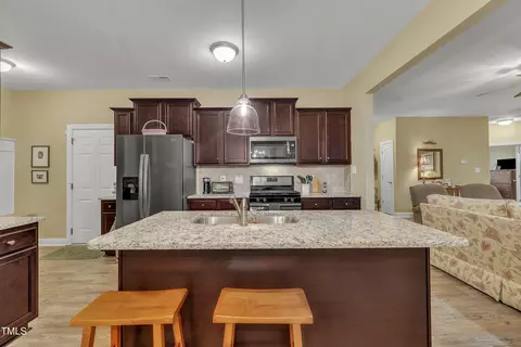 Kitchen - 412 Airedale Trl, Garner, NC 27529 photo 5 of 8