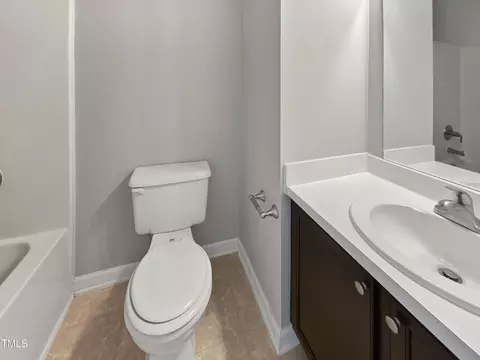 Bath - 10 Sandy Bluff Ct, Durham, NC 27703 photo 2 of 2