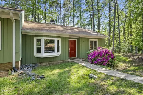 8 Bluebell Ct, Durham, NC 27713 photo 3