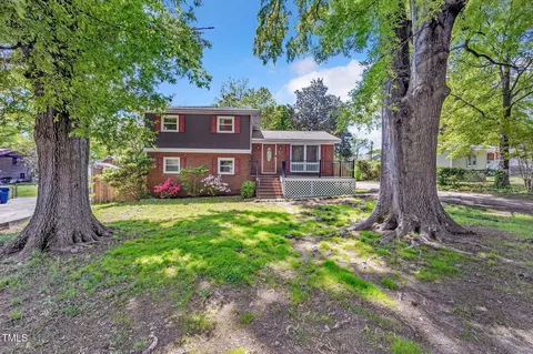 2904 Falkirk Pl, Raleigh, NC 27604